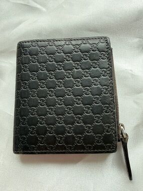 Gucci Black Embossed Leather Wallet with Zip Coin Pocket